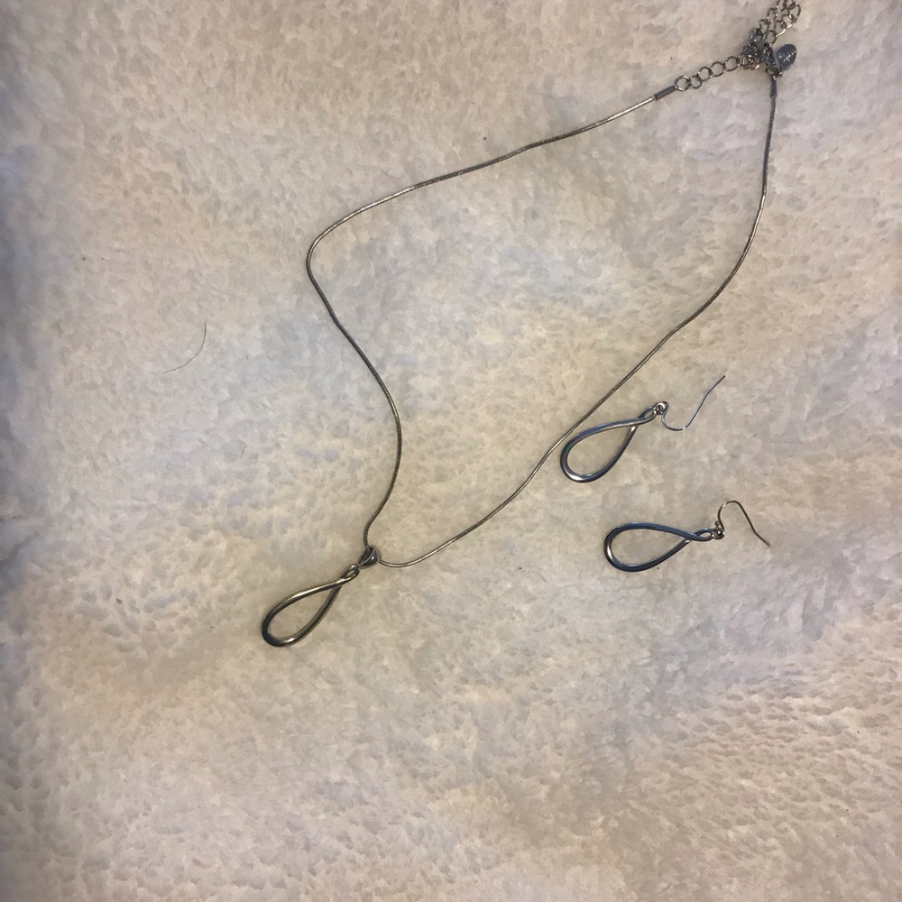 Lia Sophia Necklace and Matching earring set